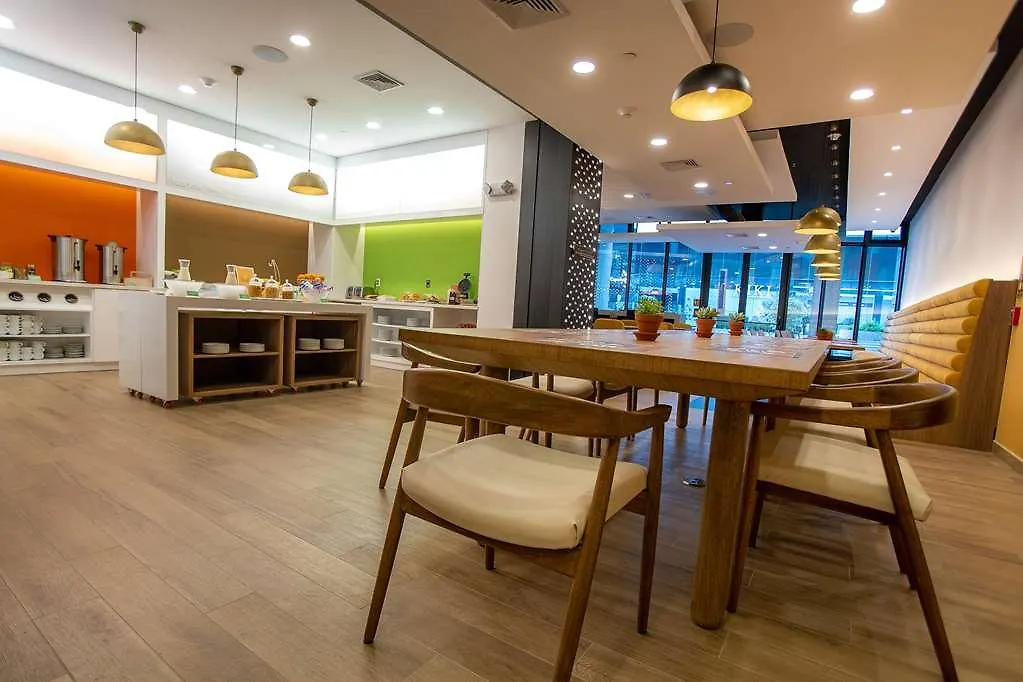 Hotel Hampton By Hilton Quito La Carolina Park