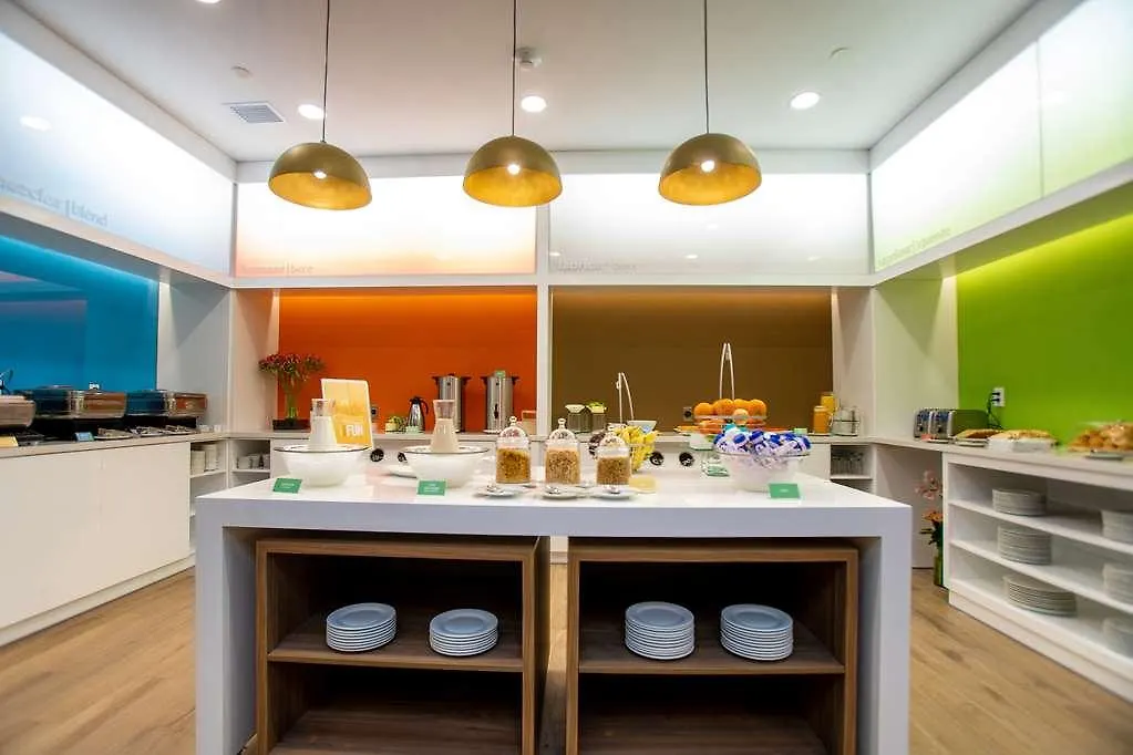 ***  Hotel Hampton By Hilton Quito La Carolina Park Ecuador