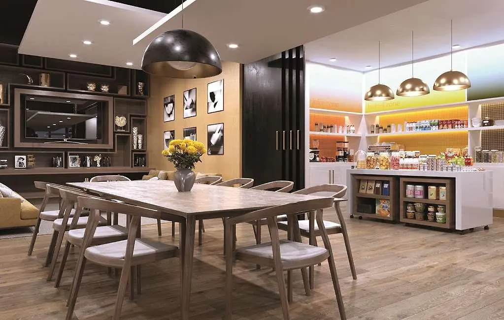 Hotel Hampton By Hilton Quito La Carolina Park 3*,