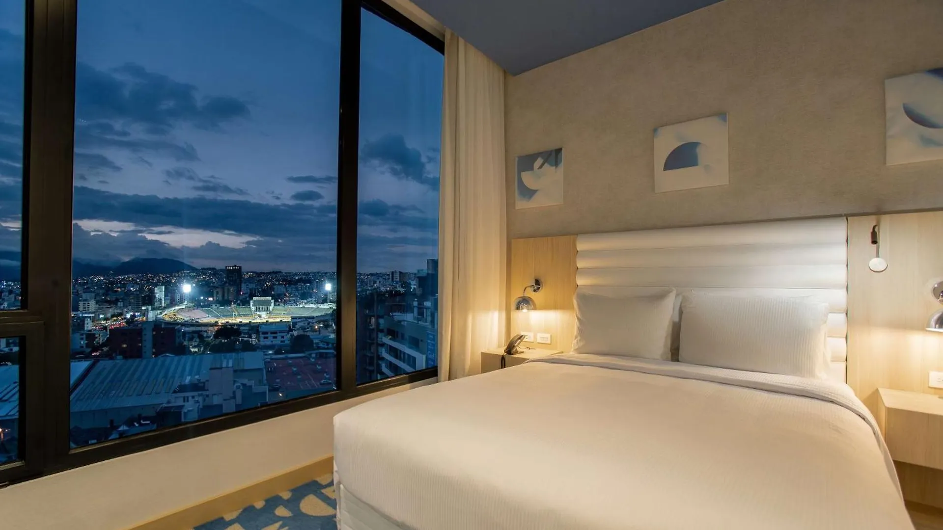 Hotel Hampton By Hilton Quito La Carolina Park 3*,